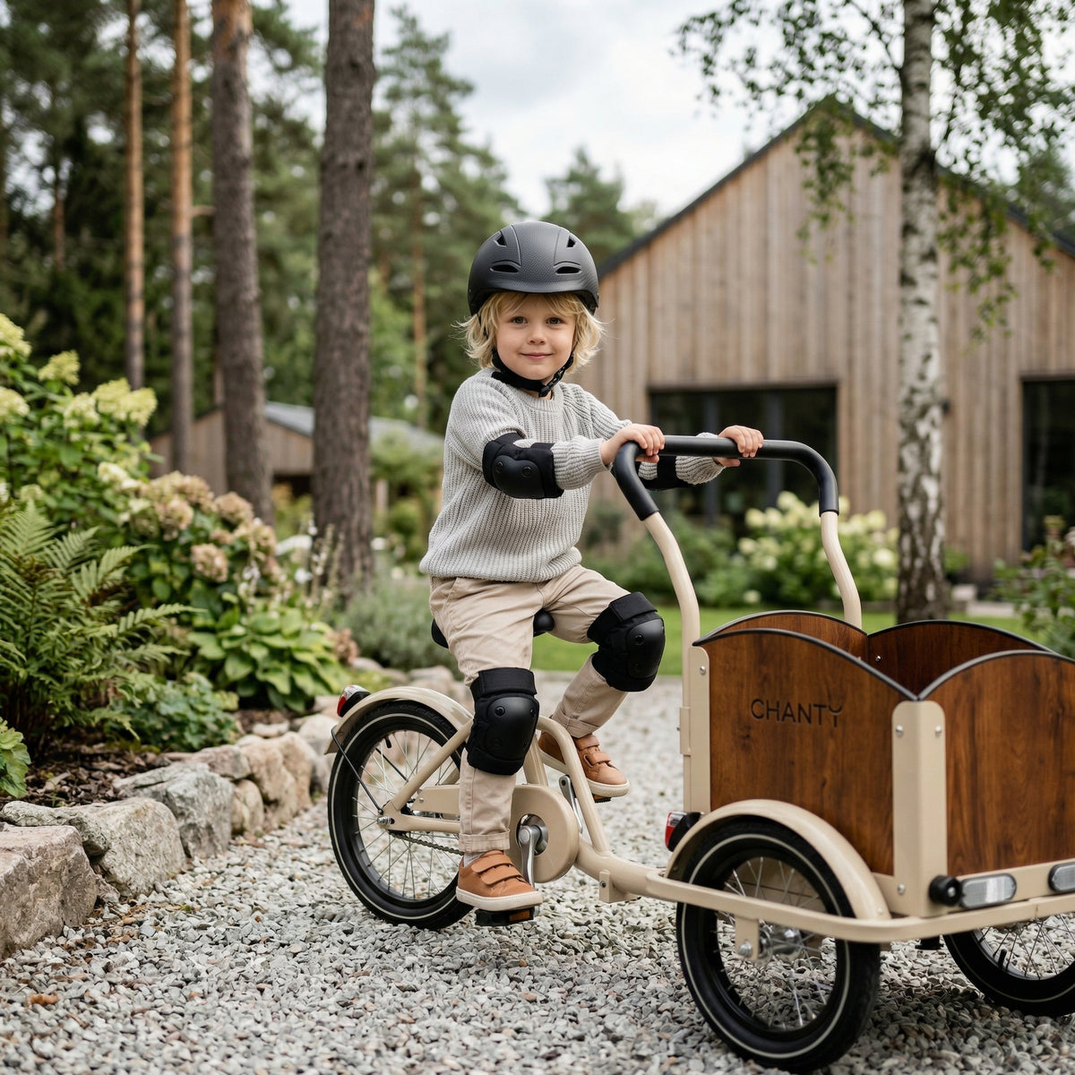 CHANTY Kids Helmet + Pads – Black