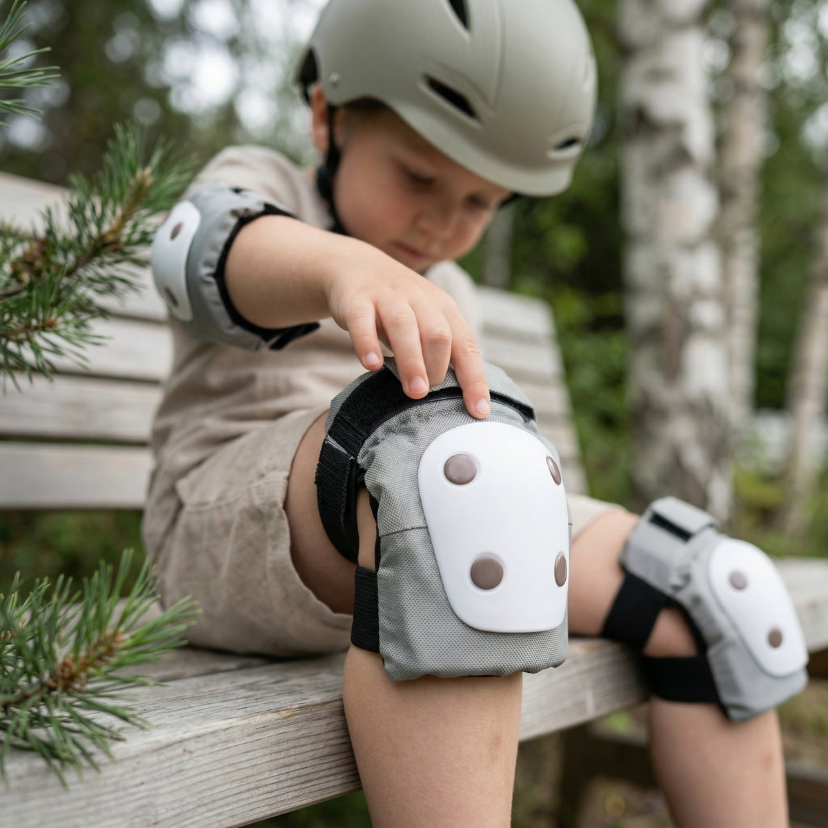 CHANTY Children's Helmet + Protection Set – Sand Beige